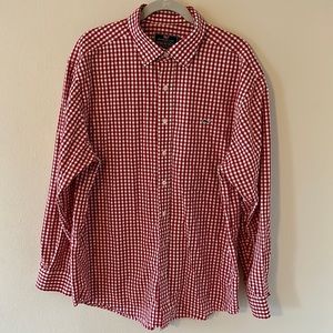 Vineyard Vines Men’s classic button down shirt. Size XL.